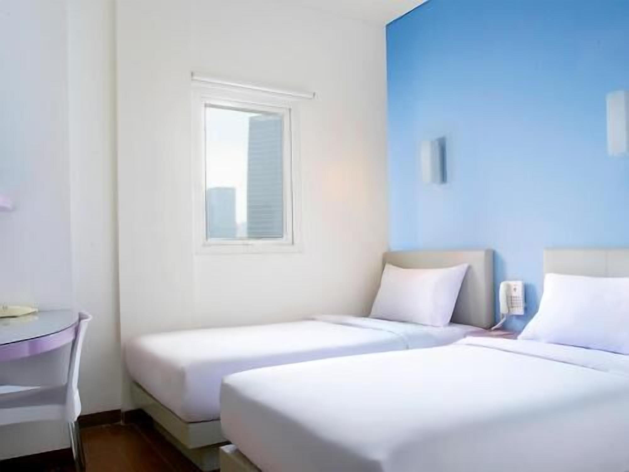 ตู้นิรภัยในห้องพัก, โต๊ะทำงาน, Wi-Fi ฟรี, ผ้าปูที่นอน