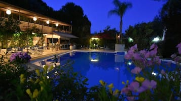 Piscine extérieure