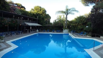 Piscina a l'aire lliure