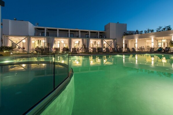 8 outdoor pools, pool umbrellas, sun loungers - Aqua Bay (Zakynthos)