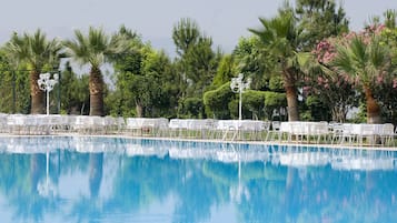 حمّام سباحة خارجي