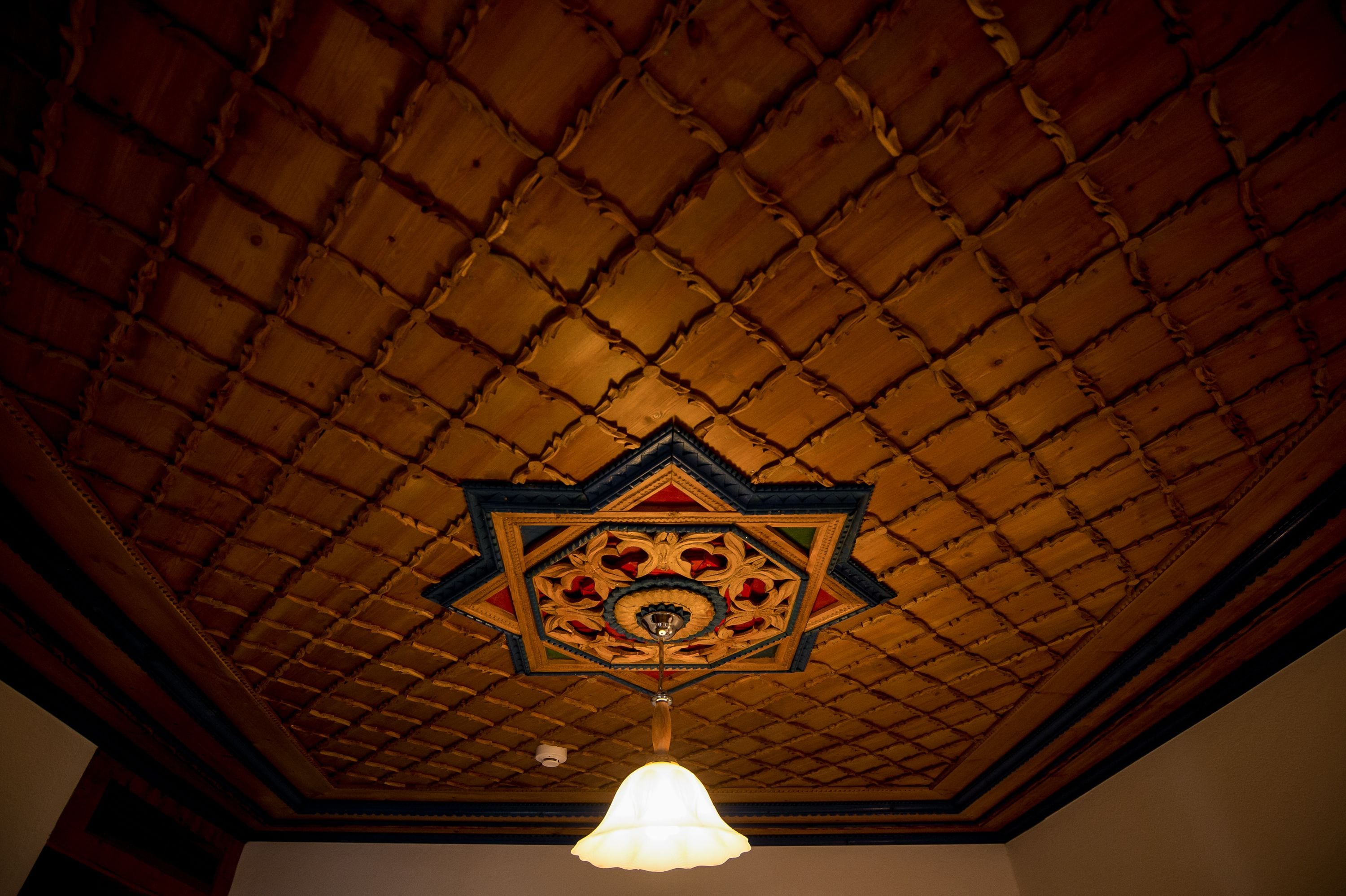 economy twin room | minibar, desk, soundproofing, iron/ironing board