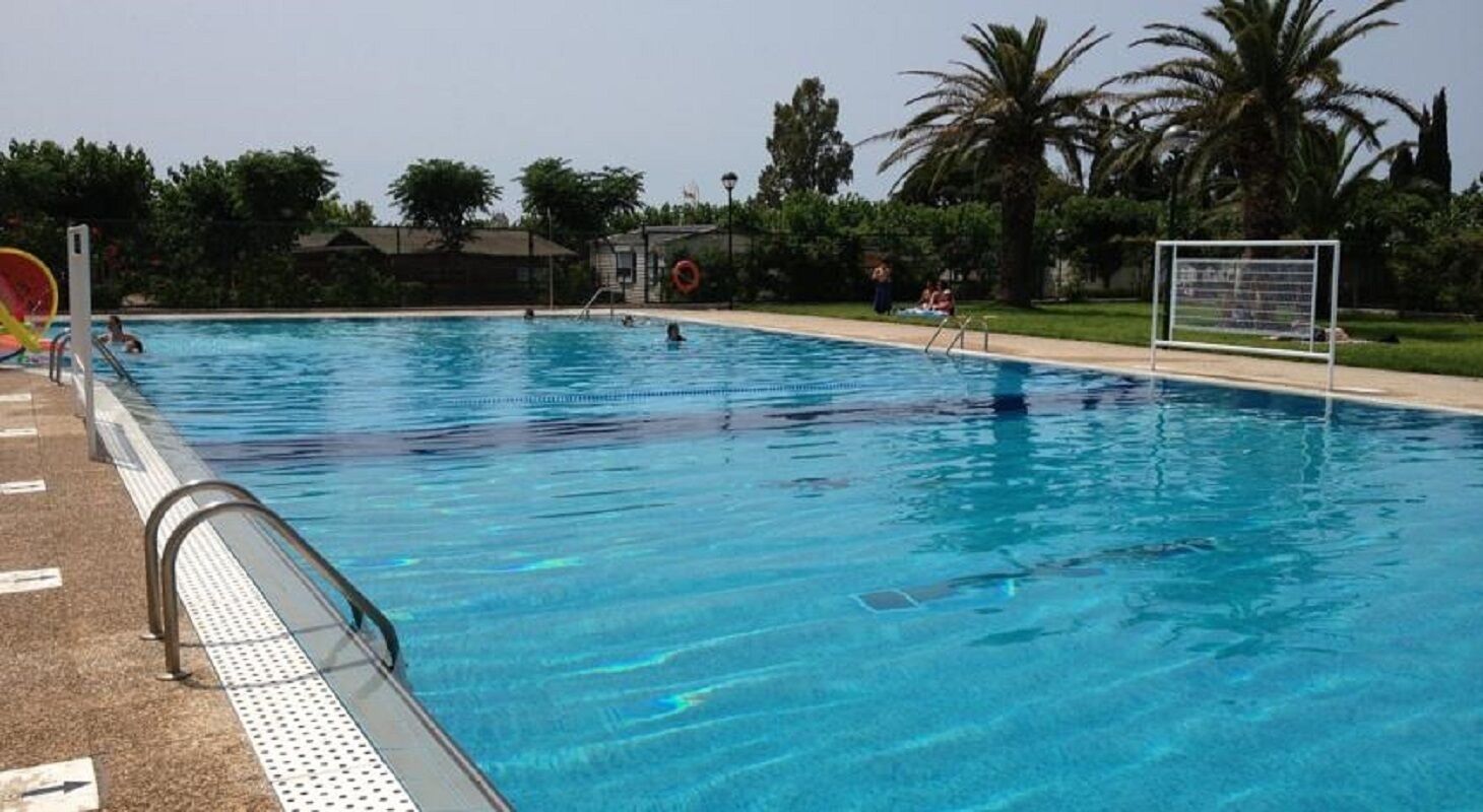 Piscine extérieure (ouverte en saison)