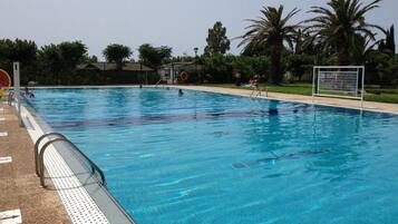 Seasonal outdoor pool