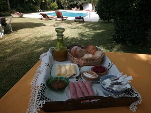 Free daily continental breakfast - Quinta De Santa Baia (Ponte de Lima)