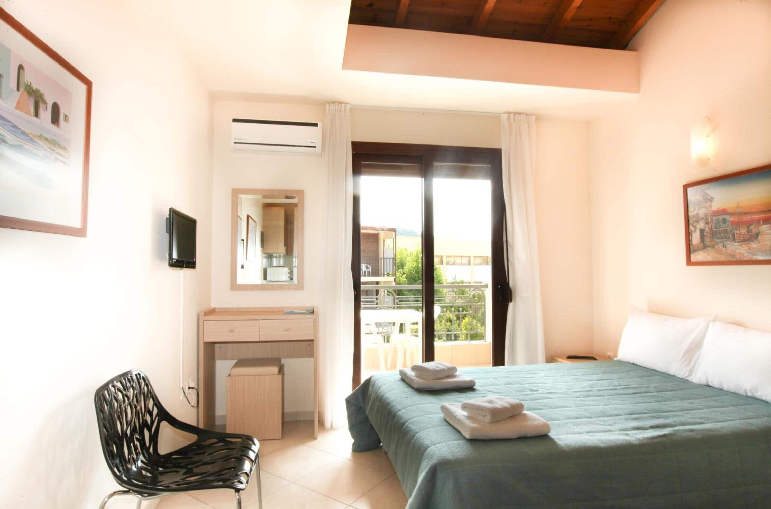 1 bedroom, premium bedding, in-room safe, soundproofing