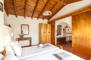Free rollaway beds, free WiFi, bed sheets - Koukias Village (Skiathos)