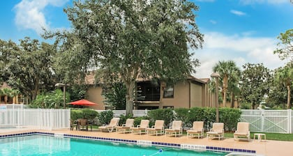 Alhambra Villas