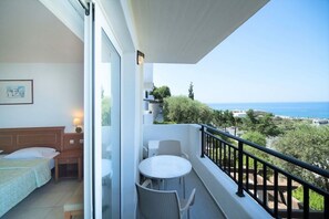 Outdoor dining - Semiramis Village (Hersonissos)