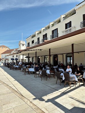 Outdoor dining - Pine (Tivat)