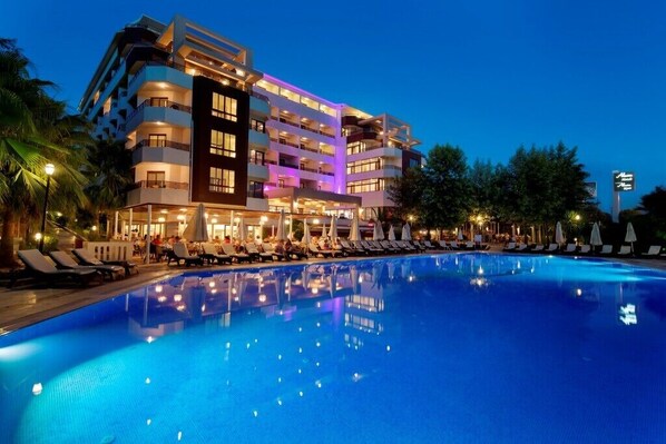Indoor pool, outdoor pool
