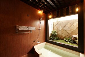 Suite Room | Bathroom - Kampung Sumber Alam Garut Powered by Archipelago (Garut)
