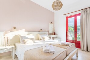 Standard Apartment | Desk, blackout drapes, iron/ironing board, free cribs/infant beds - Villa Vicky (Hersonissos)