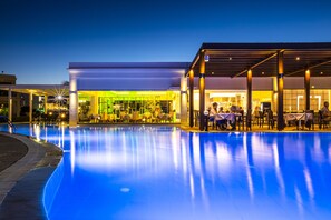 2 restaurants; breakfast, lunch, and dinner served - Asterias Beach Resort (Rhodes)