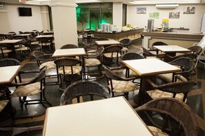 Restaurant - Hotel Mansiones (Blumenau)