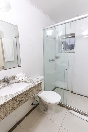 Bathroom - Hotel Express Rodoviaria (Porto Alegre)