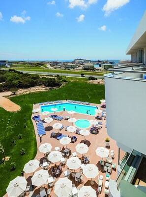 Piscine couverte, piscine extérieure