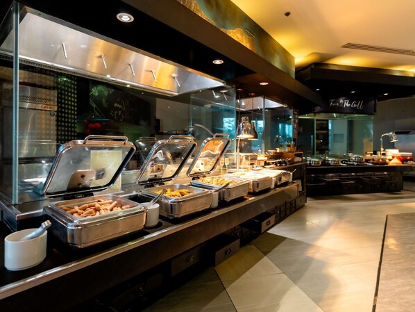 3 Restaurants, Frühstück, Mittagessen, Abendessen, internationale Küche