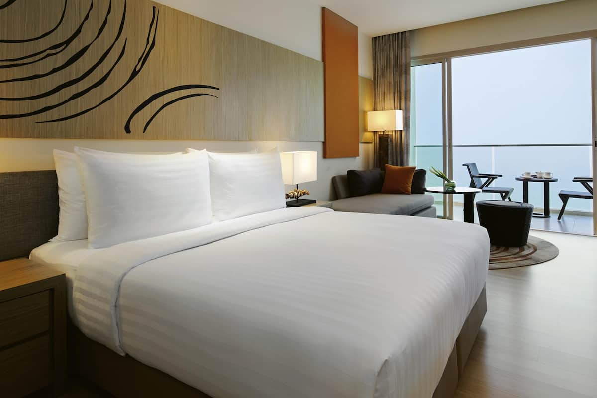 Premium kamer, 1 kingsize bed, uitzicht op zee | 1 slaapkamer, lakens van Egyptisch katoen, luxe beddengoed, een minibar