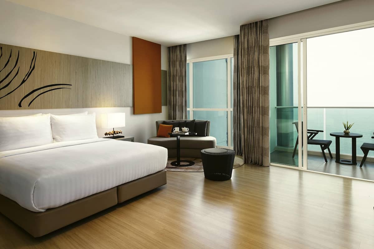 Junior Suite, 1 King Bed, Sea View | 1 bedroom, Egyptian cotton sheets, premium bedding, minibar