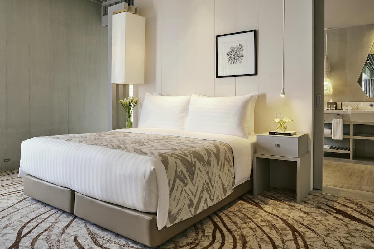 Presidential Suite | Egyptian cotton sheets, premium bedding, minibar, in-room safe