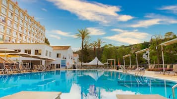 2 outdoor pools, open 9:00 AM to 7:00 PM, pool umbrellas, sun loungers