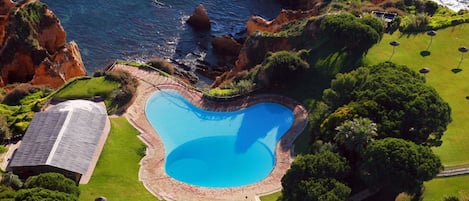3 piscine all'aperto
