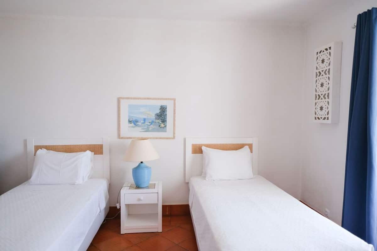 2 bedrooms, in-room safe, free WiFi, bed sheets