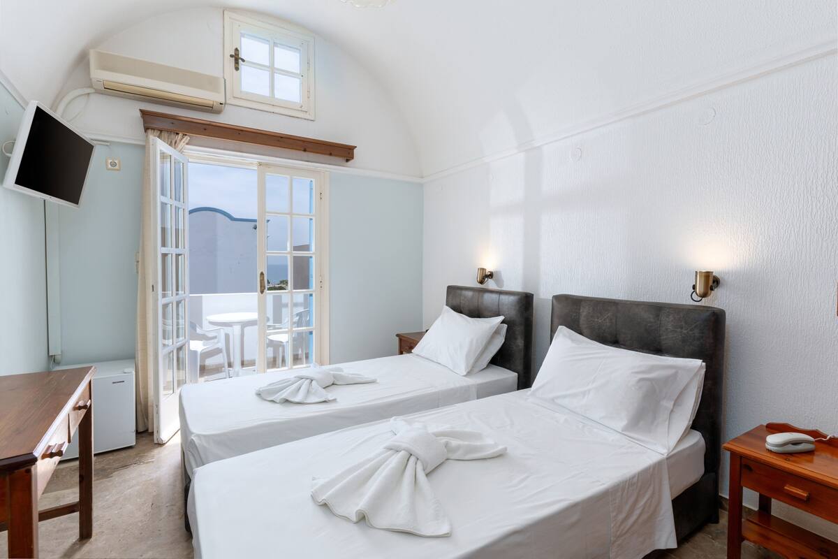 Classic Double or Twin Room, Garden View