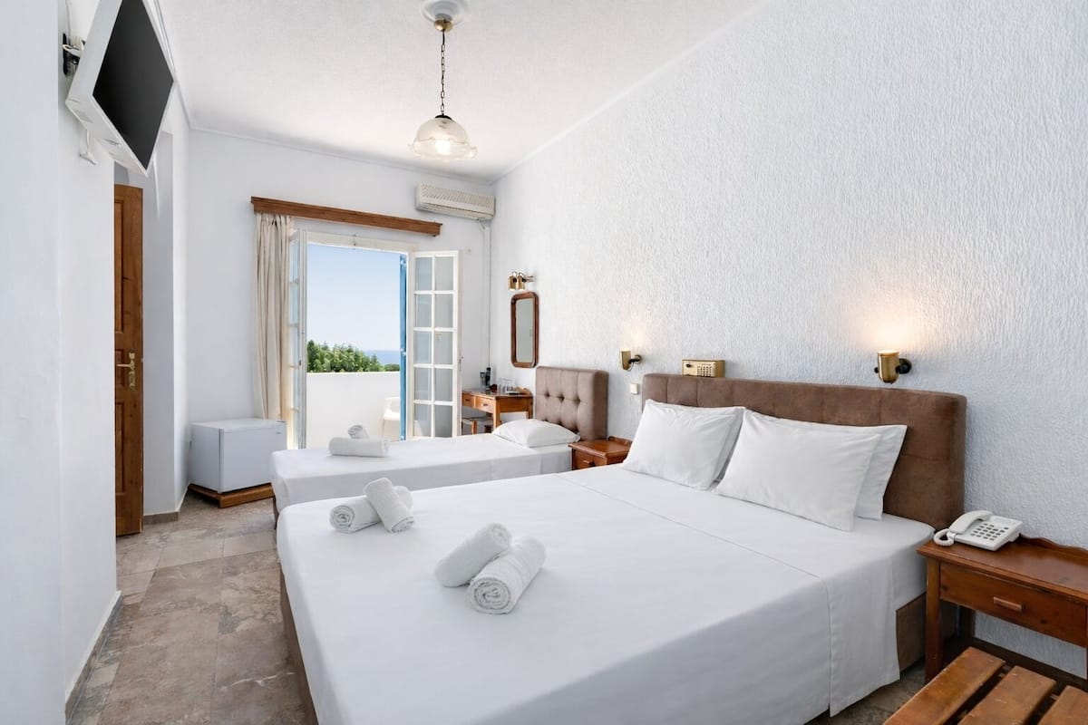 Classic Triple Room, Garden View