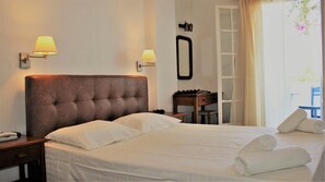 Classic Double Room Single Use, Garden View