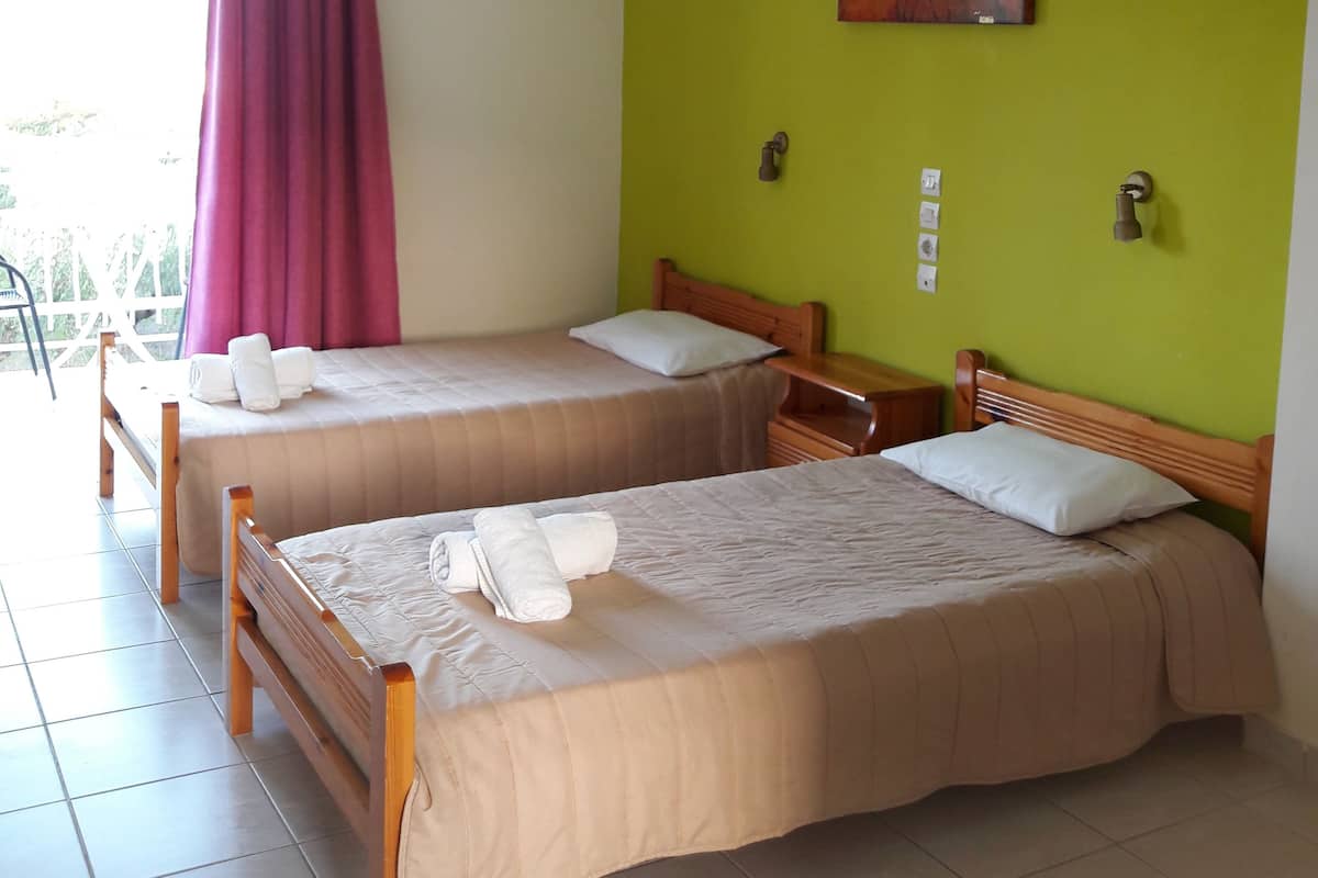 Cribs (free), WiFi (free), bed sheets