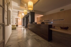 Lobby - FAR OUT Hotel SPA (Ios)