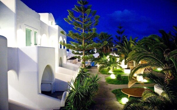 Property grounds - Daedalus Hotel (Santorini)