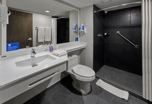 Bathroom - City Express by Marriott Toluca (Toluca)