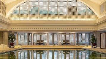 Hồ bơi trong nhà, hồ bơi ngoài trời