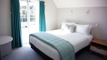 1 bedroom, individually decorated, individually furnished