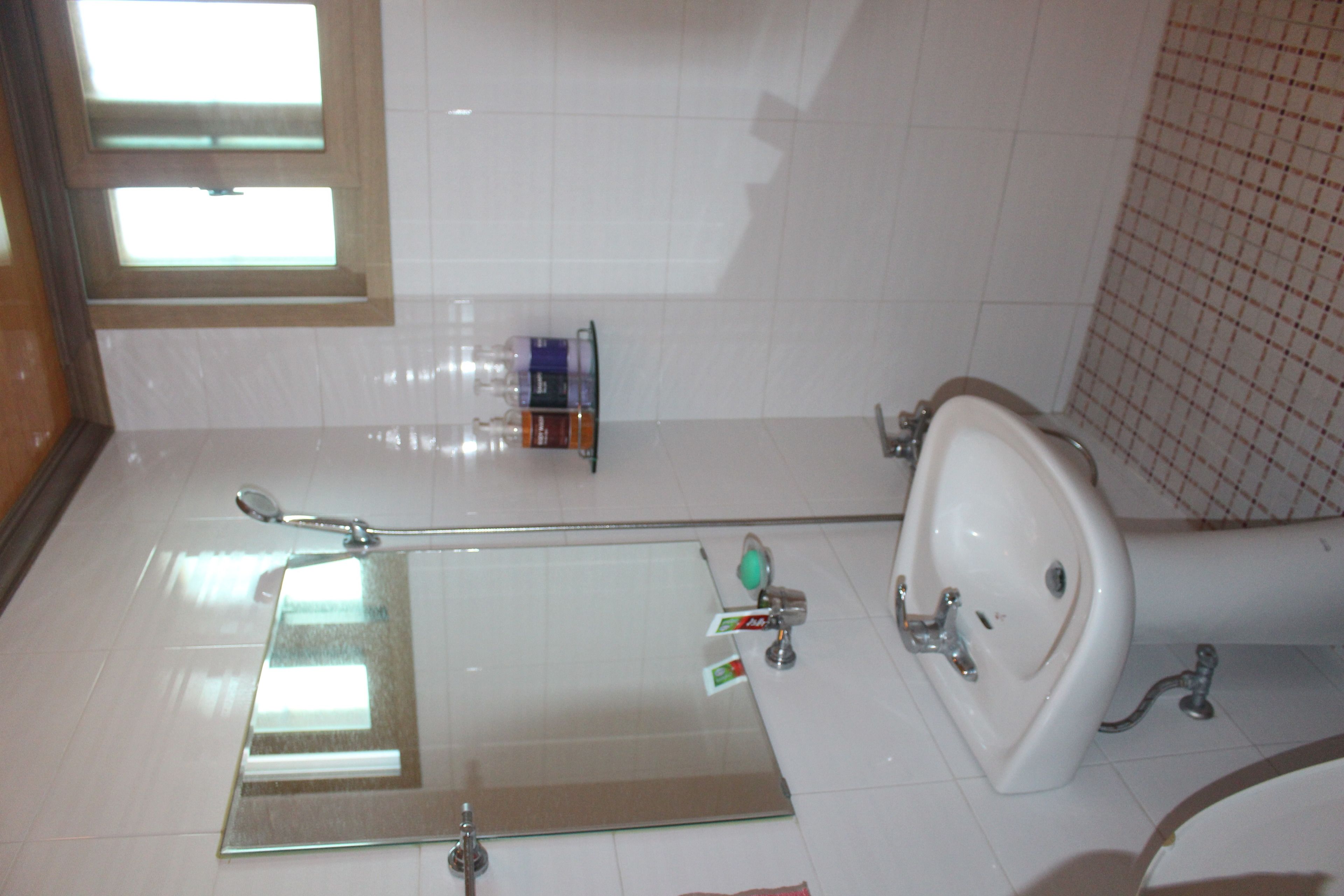 traditional room (pc room) | bathroom | shower, free toiletries, hair dryer