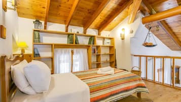 Traditional Villa, 3 Bedrooms, Private Pool | 3 bedrooms, in-room safe, iron/ironing board, free cribs/infant beds