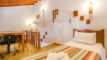 3 bedrooms, in-room safe, iron/ironing board, free cribs/infant beds