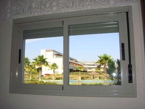 Fer et planche Ă repasser, literie fournie