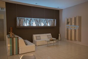 Lobby - Fragiskos (Faistos)