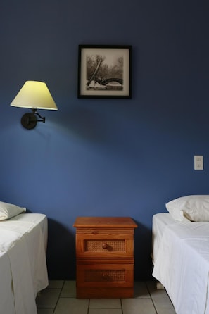 Tempur-Pedic beds, individually furnished, iron/ironing board - Hersher Studios & Apartments (Willemstad)