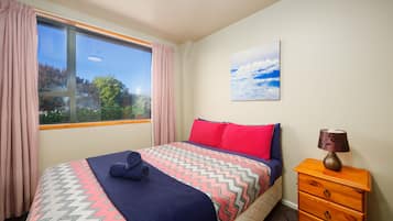 Standard Double , Shared Bathroom | In-room safe, WiFi (free), bed sheets