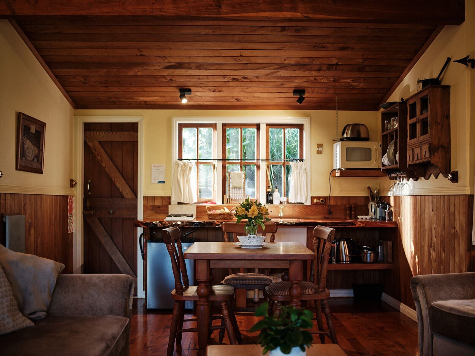 Romantic Cottage, Hot Tub | Private kitchen | Fridge, microwave, stovetop, espresso maker