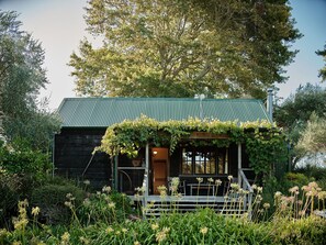 Front of property - Vineyard Cottages (Waimauku)