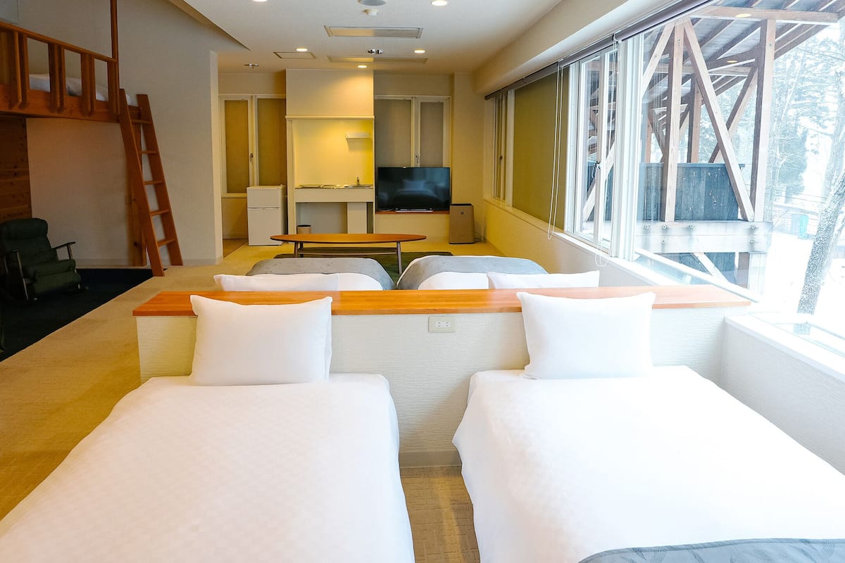 suite | premium bedding, desk, free wifi