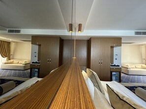 Hypo-allergenic bedding, minibar, in-room safe, desk