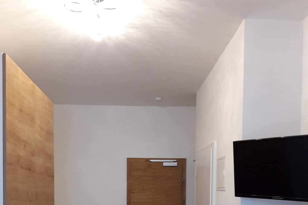 Studio Apartment | Iron/ironing board, free WiFi, individually decorated