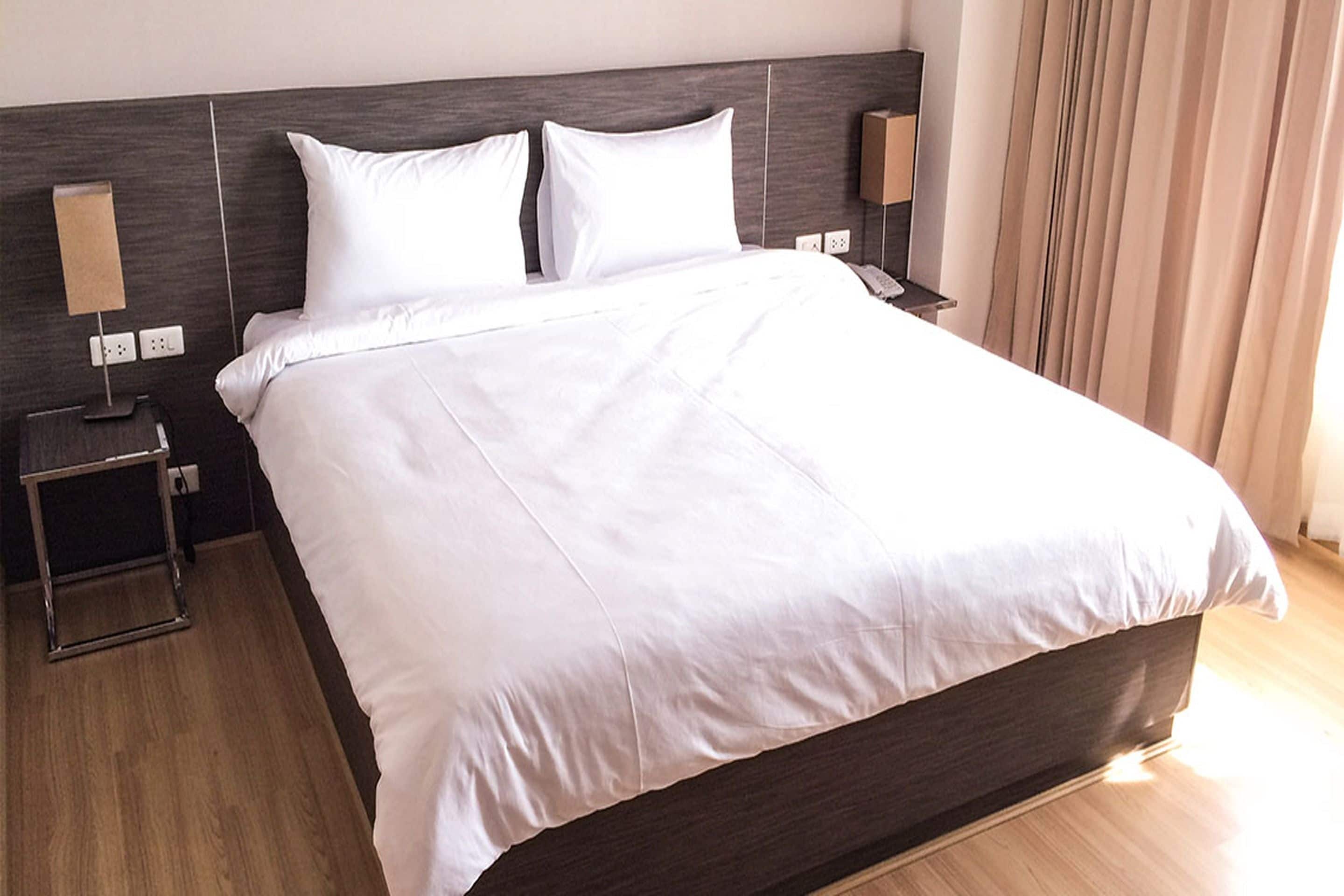 superior room, 1 double bed | minibar, in-room safe, desk, blackout curtains